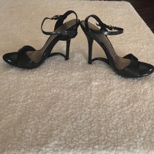 Black heels 5in